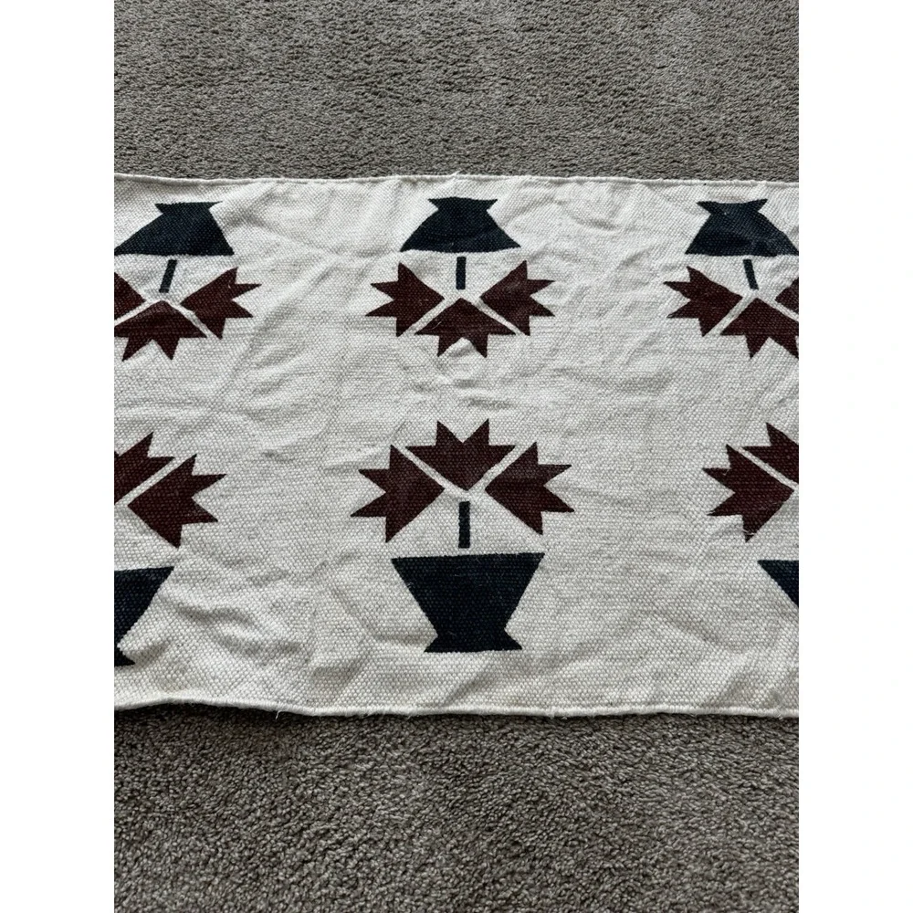 Vintage Woven Rug With Flower Motif Cream Color Cottage Core Farmhouse35.5